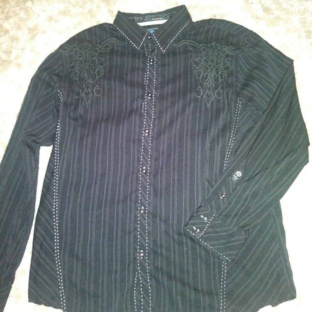 Signature Roar long sleeve button down shirt